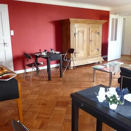 Daisy's Bed and Breakfast Θουν